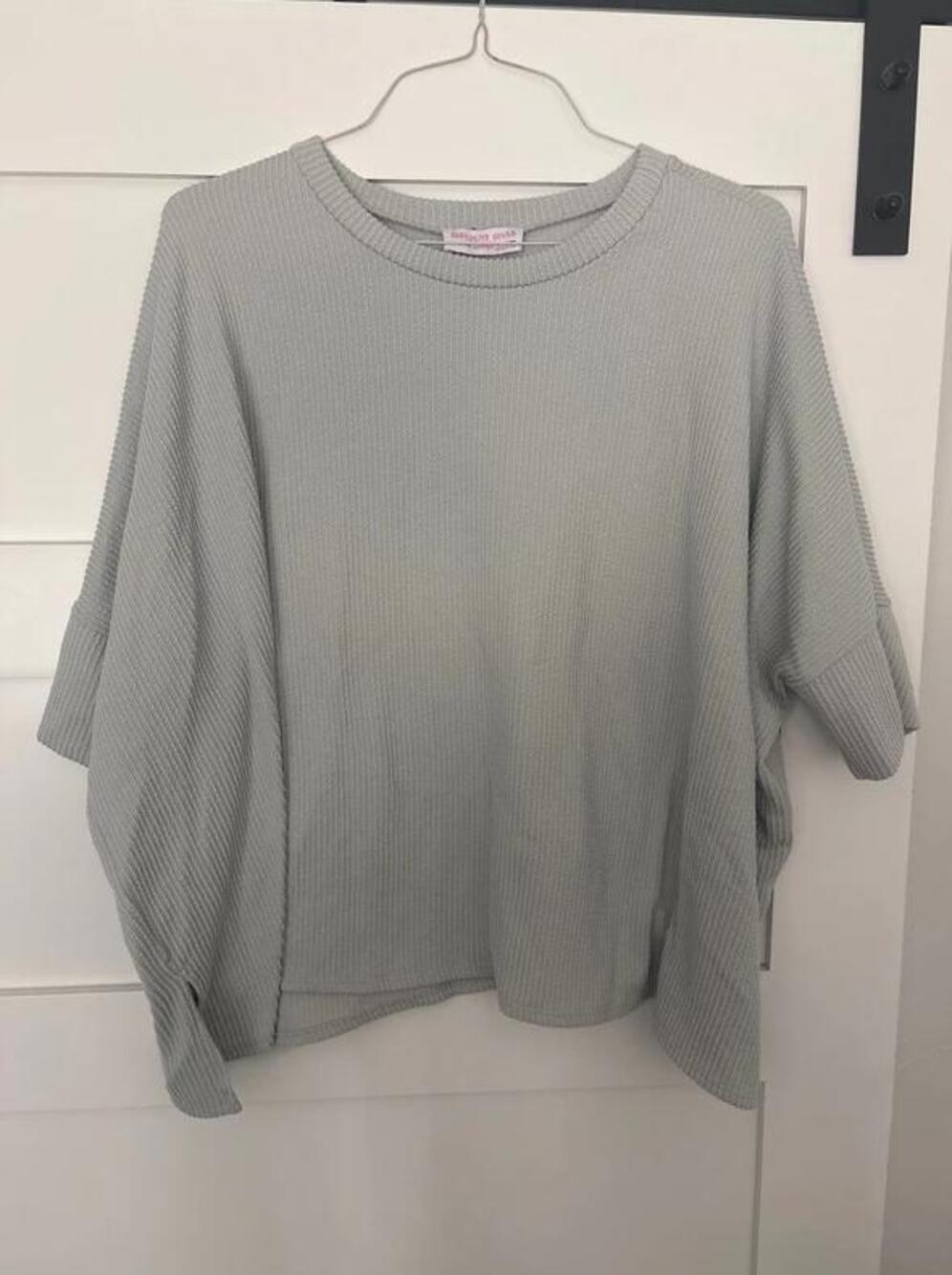 Grey oversized top